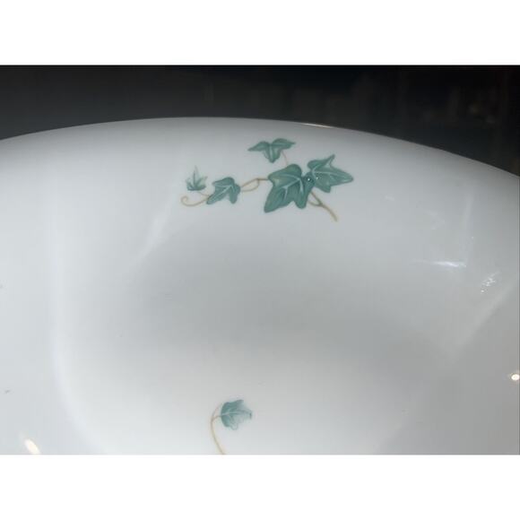 Sango Caprice serving oval bowl. With green ivy and gold trim. 10 1/2” EXCELLENT - Picture 5 of 8